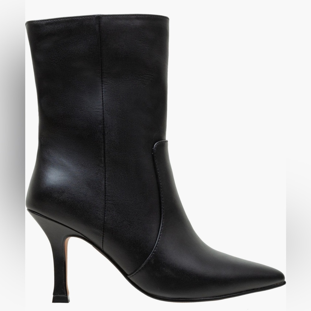 Lisa Vicky - Arthaul Pointed Toe Bootie - Picture 4 of 14